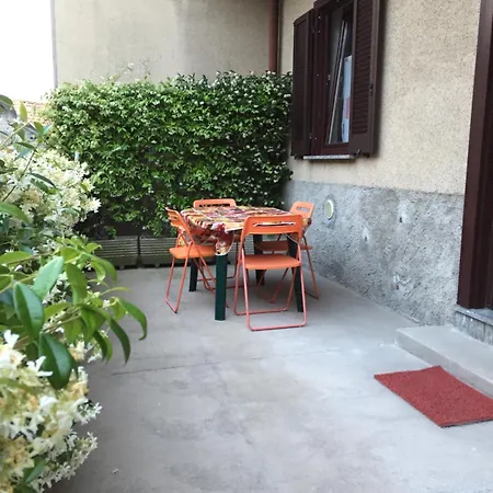Il Cortile Single & Double In No 3* Como