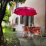 Il Cortile Single & Double In No Nocleg ze śniadaniem Como